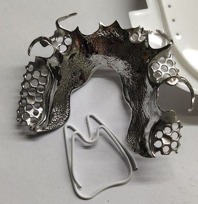 Estrutura parcial do metal da dentadura da liga Maxillary do Cr do Co do arco
