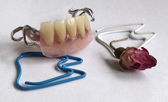Mais baixa dentadura acrílica parcial estética removível curada quente