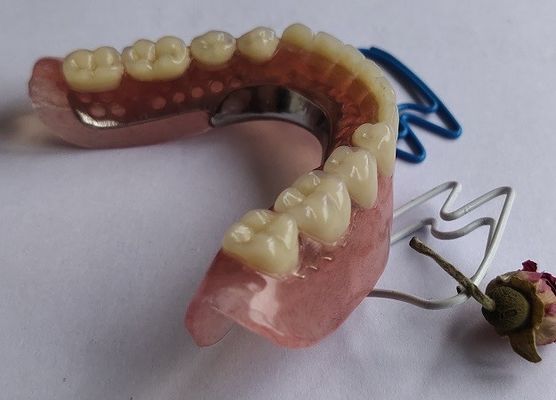 Implante completo Overdenture de Straumann ISO13485